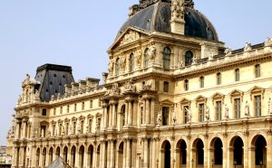 Louvre Photo